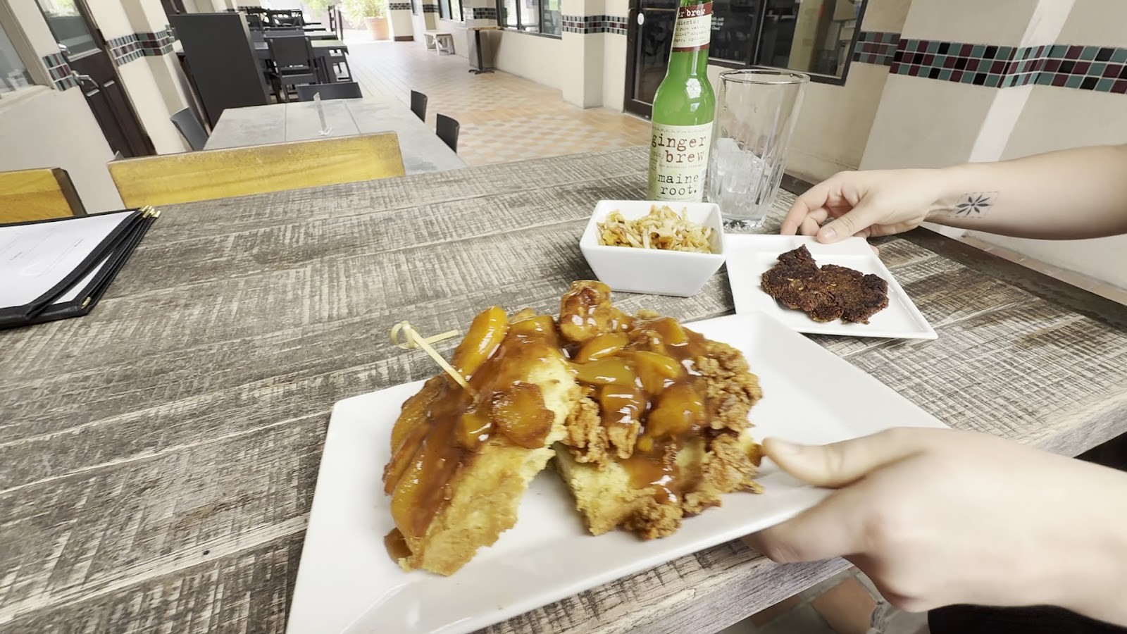 COMMUNITY Kitchen + Taproom: food & drinks