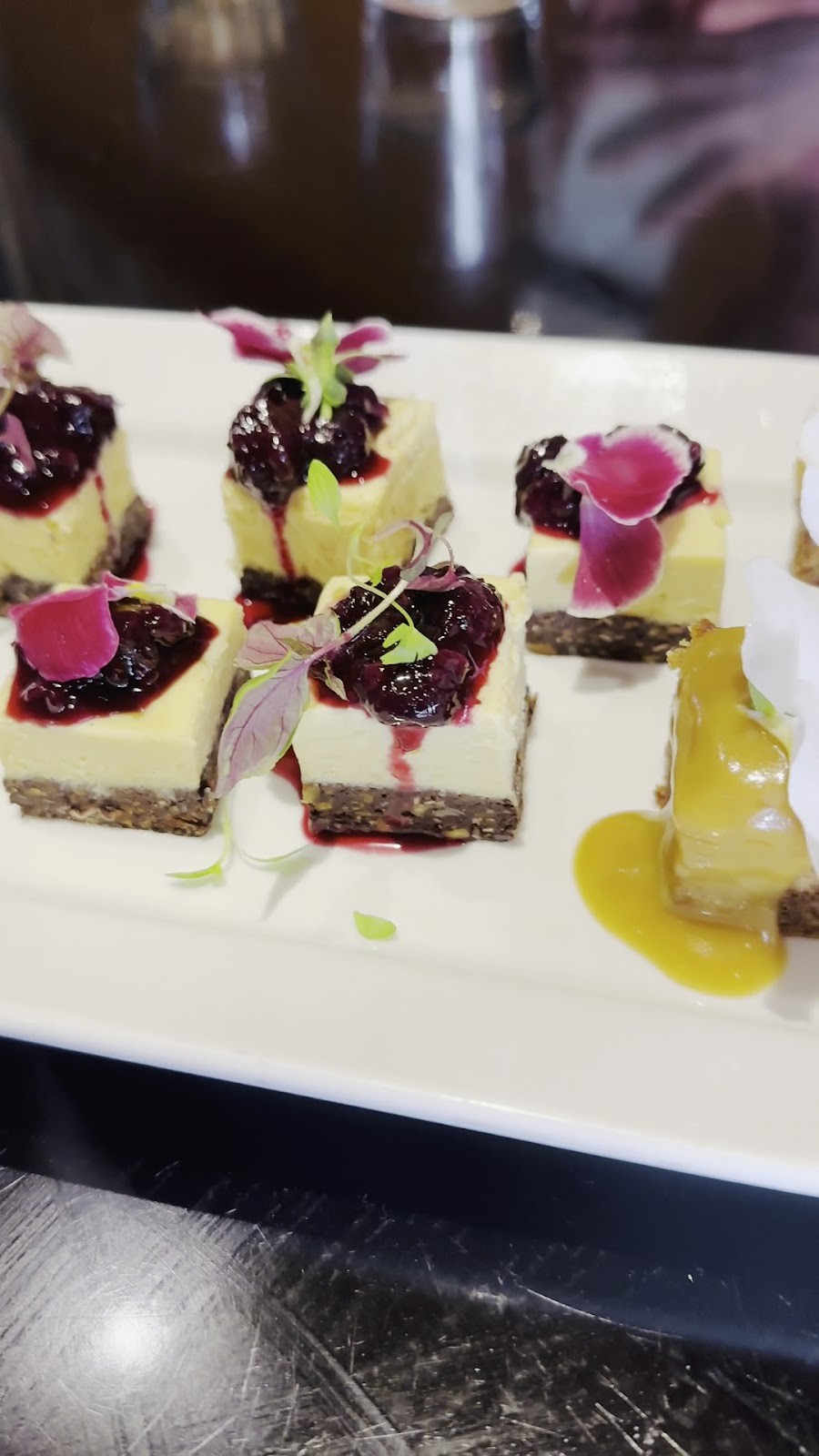 Yulli's: food & drinks