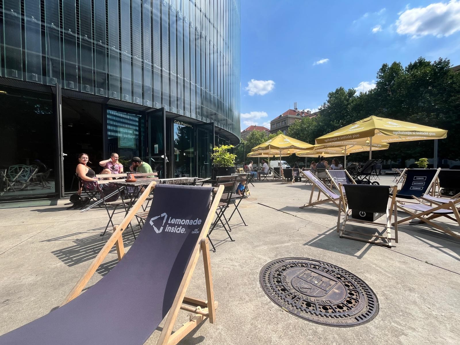 Cafe Prostoru_: the place