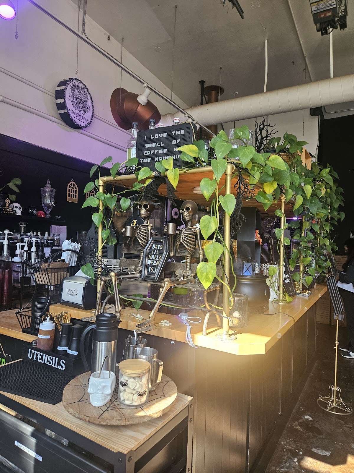 Memento Mori Cafe: the place