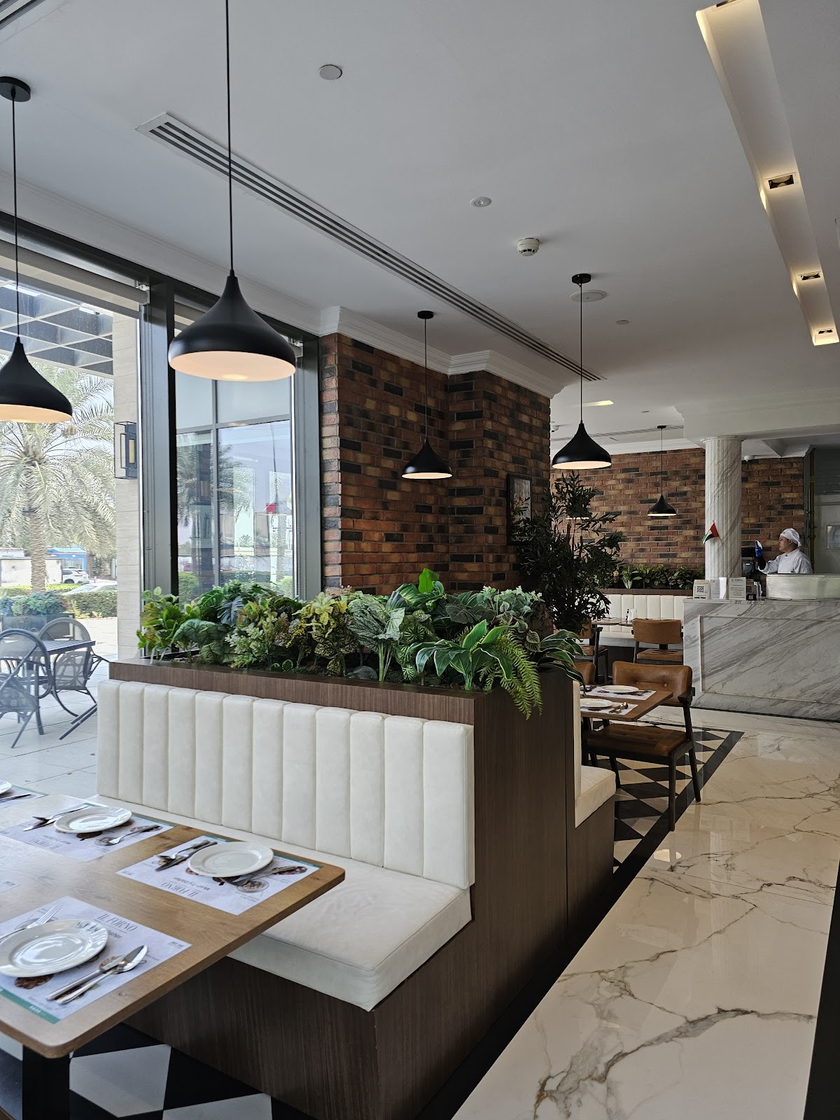 Il Forno, Town Square: the place