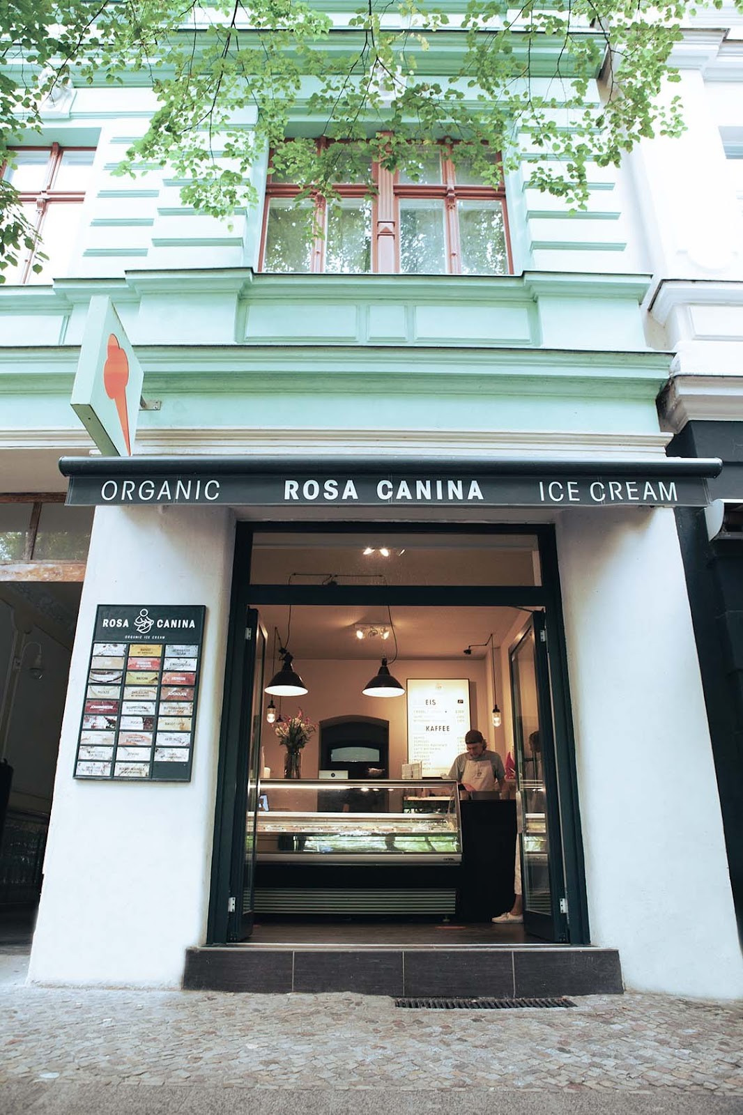 Rosa Canina: the place