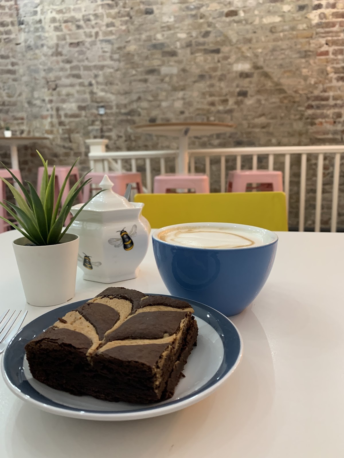 VIDA Bakery: food & drinks