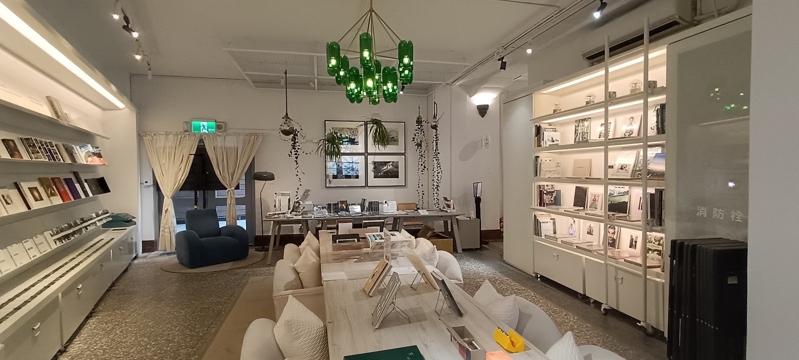COFFEE TO (國家攝影文化中心門市): the place