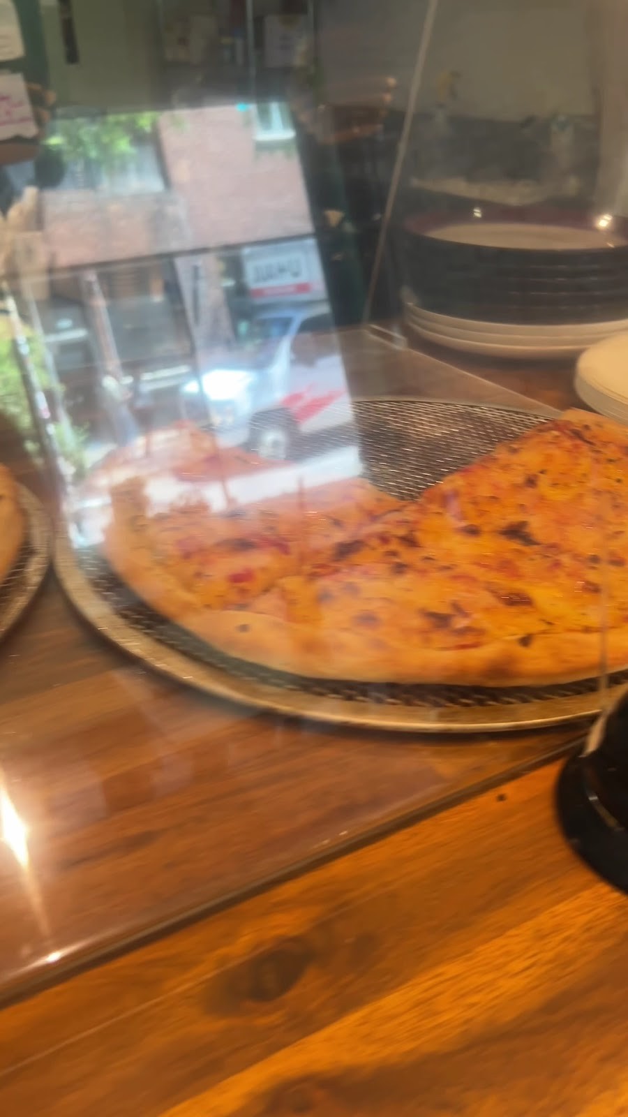 Pizzeria Zac | Plant-Based Pizza & Eats: food & drinks