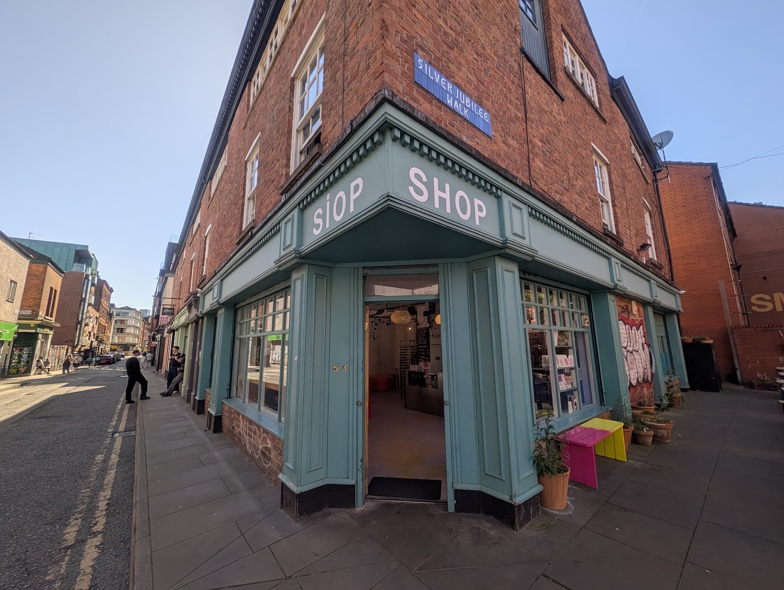 Siop Shop: the place
