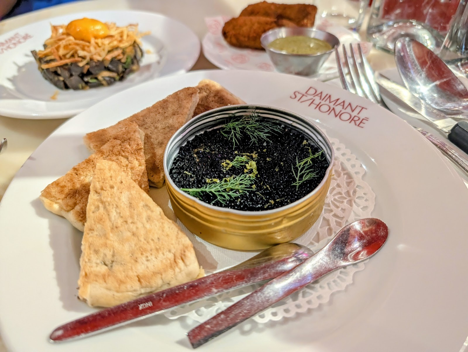Daimant Saint-Honoré: food & drinks
