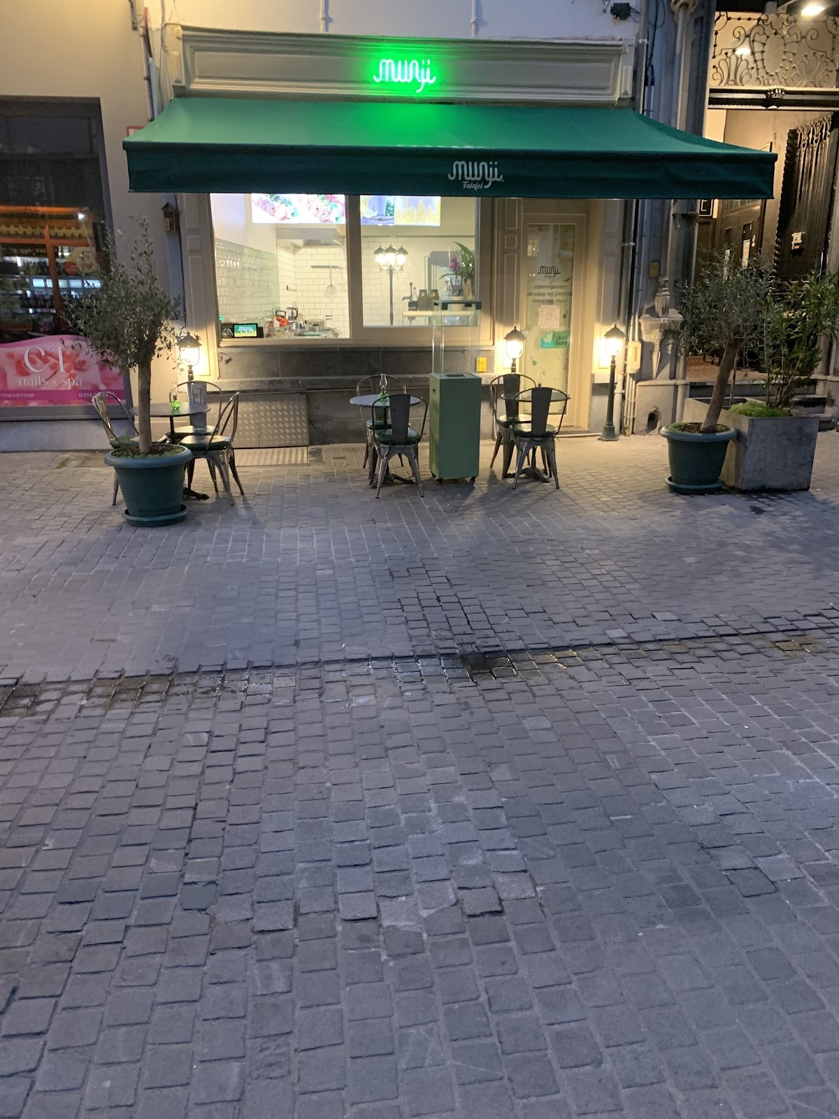 Munji Falafel: the place