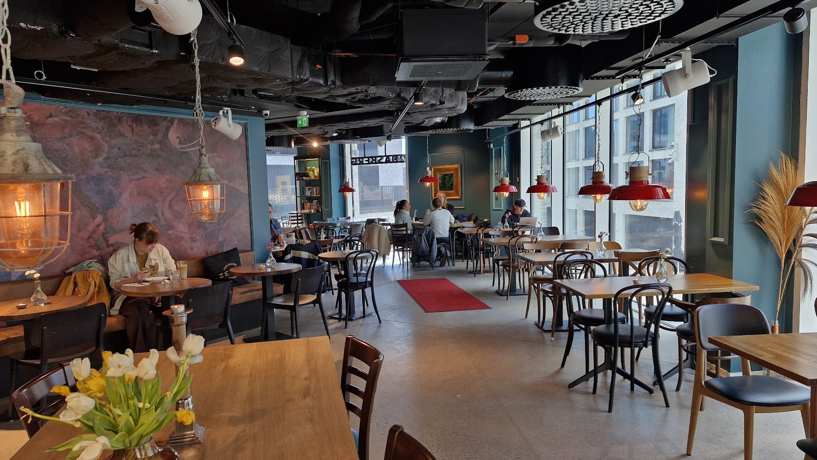 Cafe Roasberg: the place