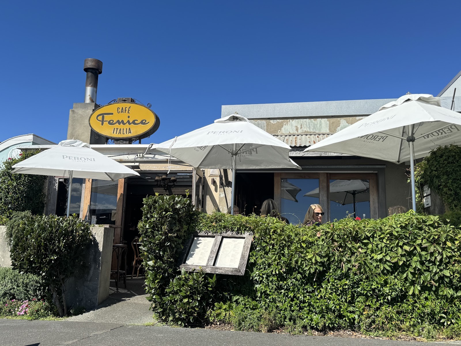 Fenice Cafe & Restaurant: the place
