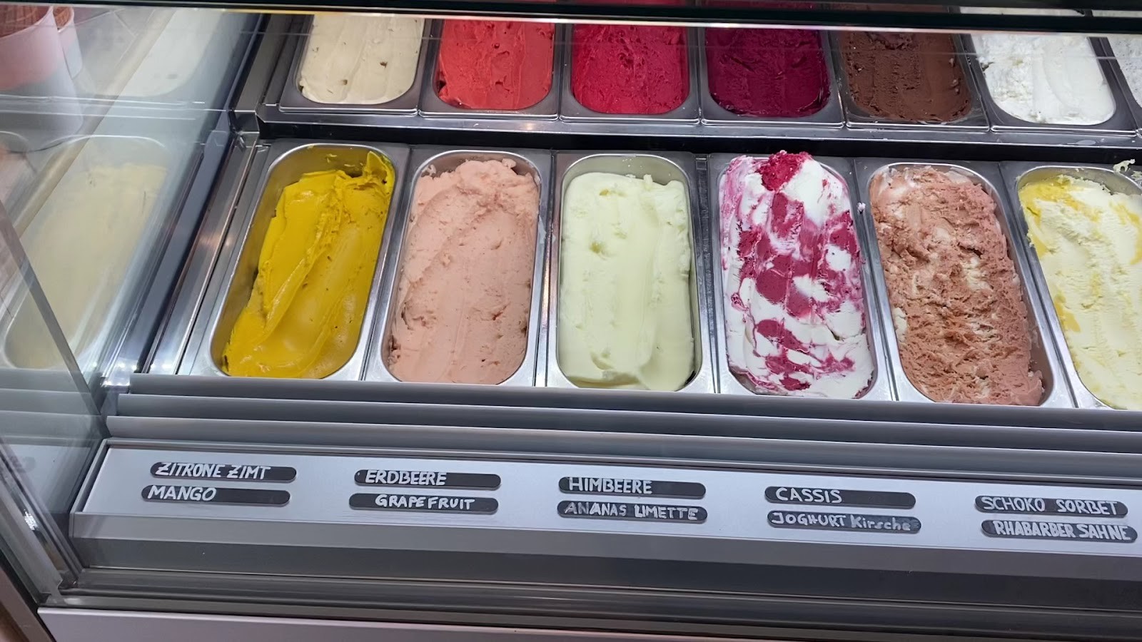 Oehlers Eispatisserie: food & drinks