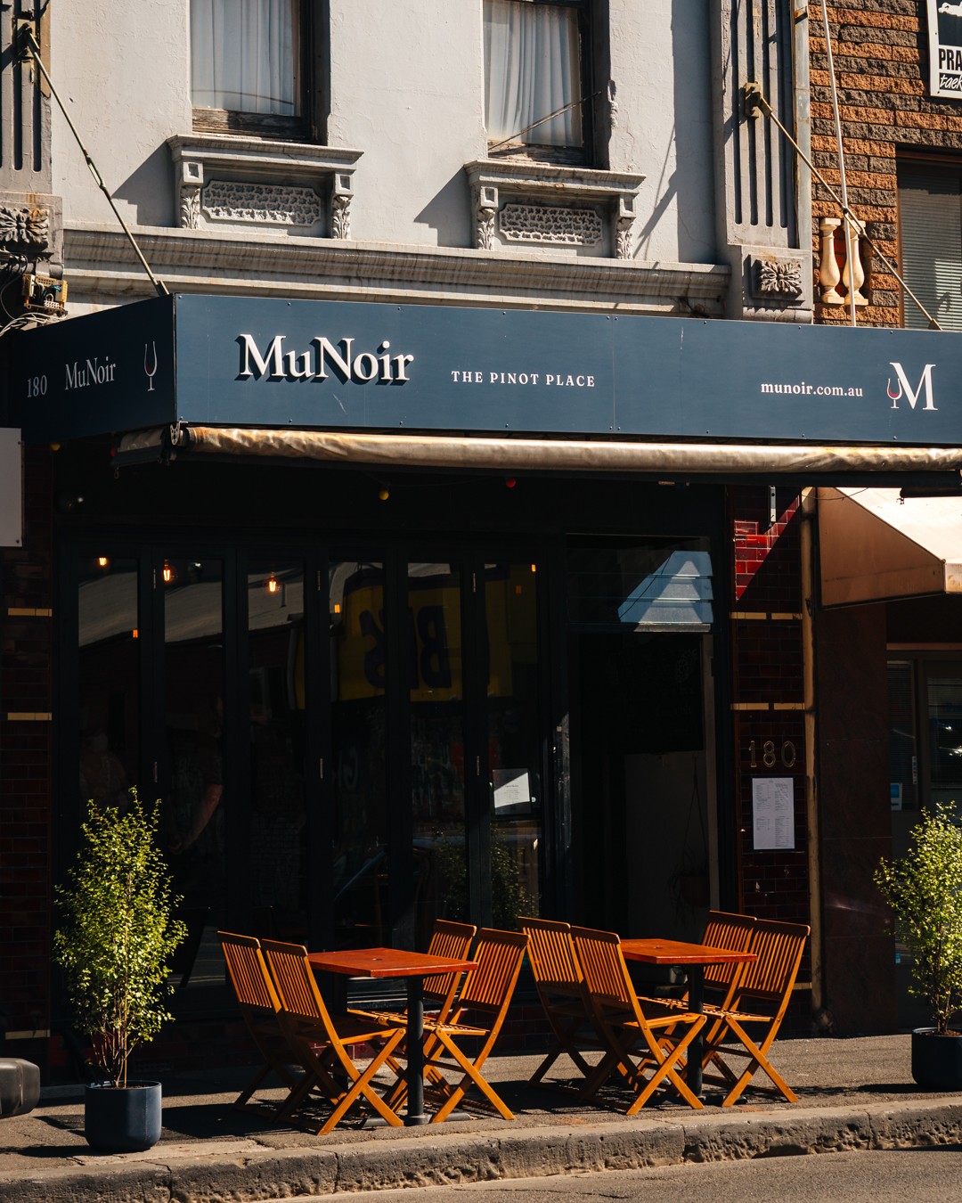 MuNoir: the place