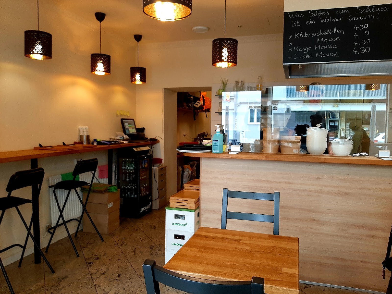 Jin's Bistro 1140: the place