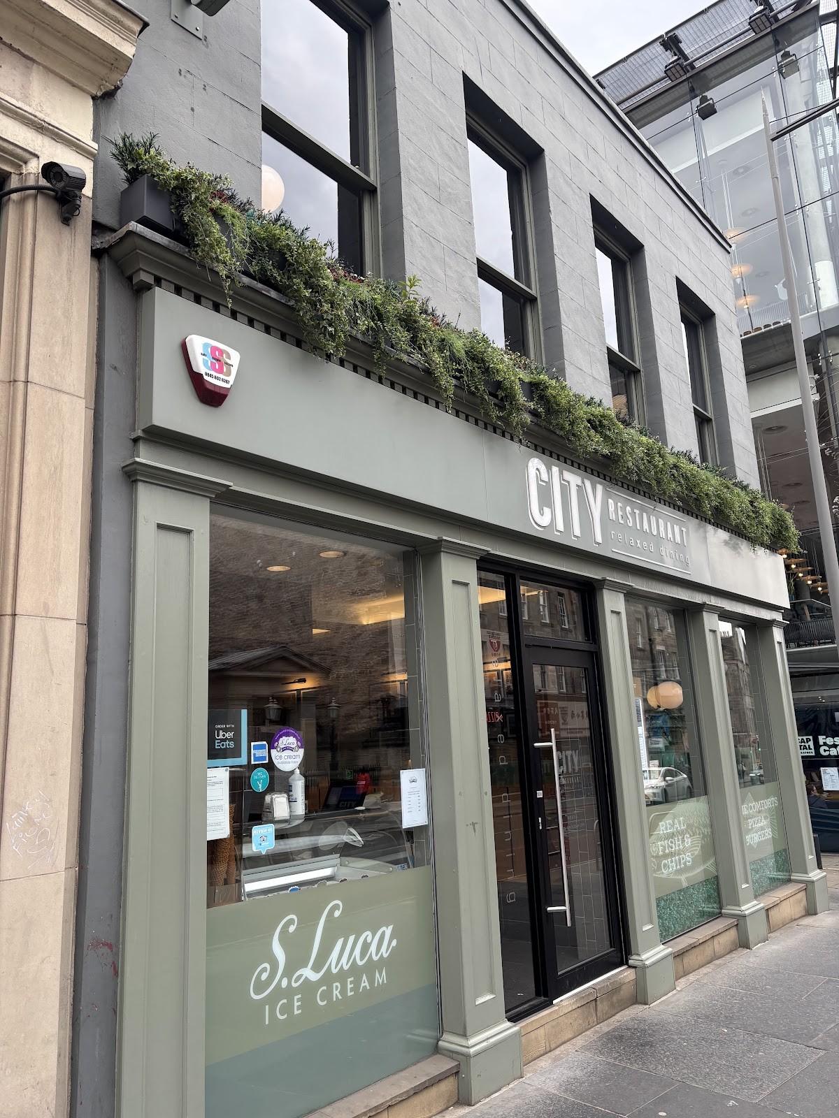 City Restaurant Fish & Chips: the place