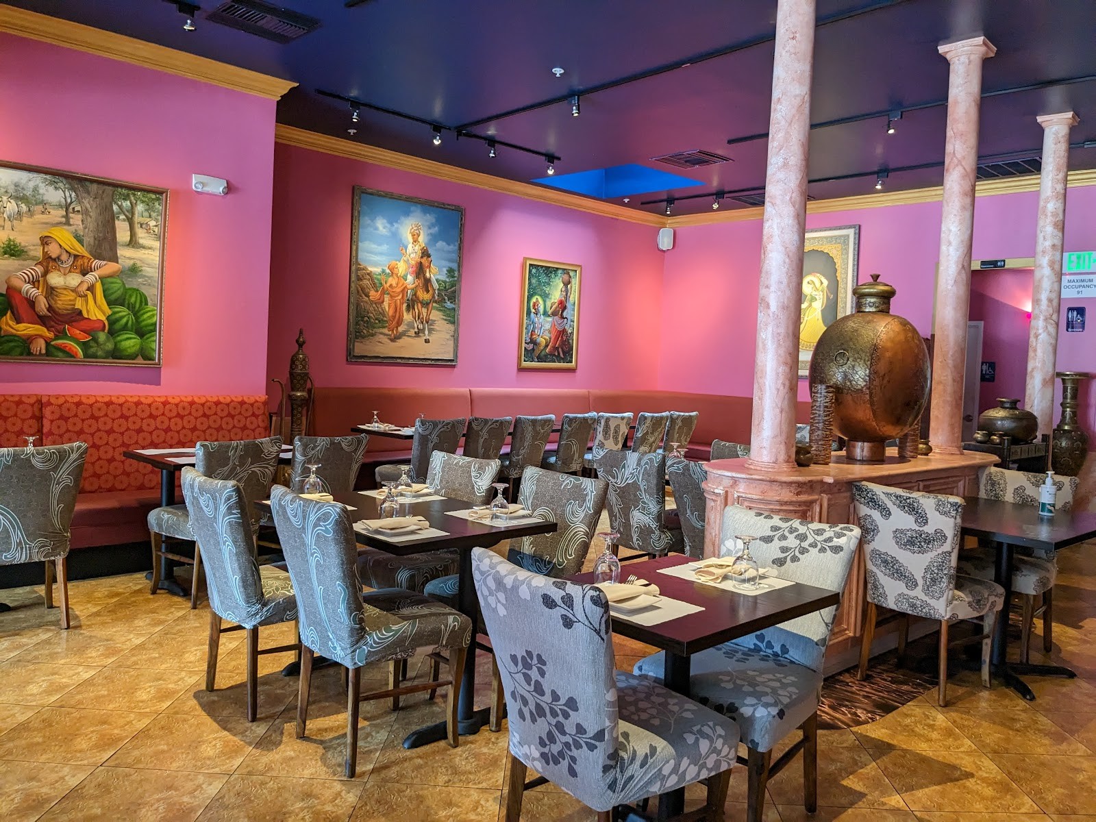 Mission Curry House: the place