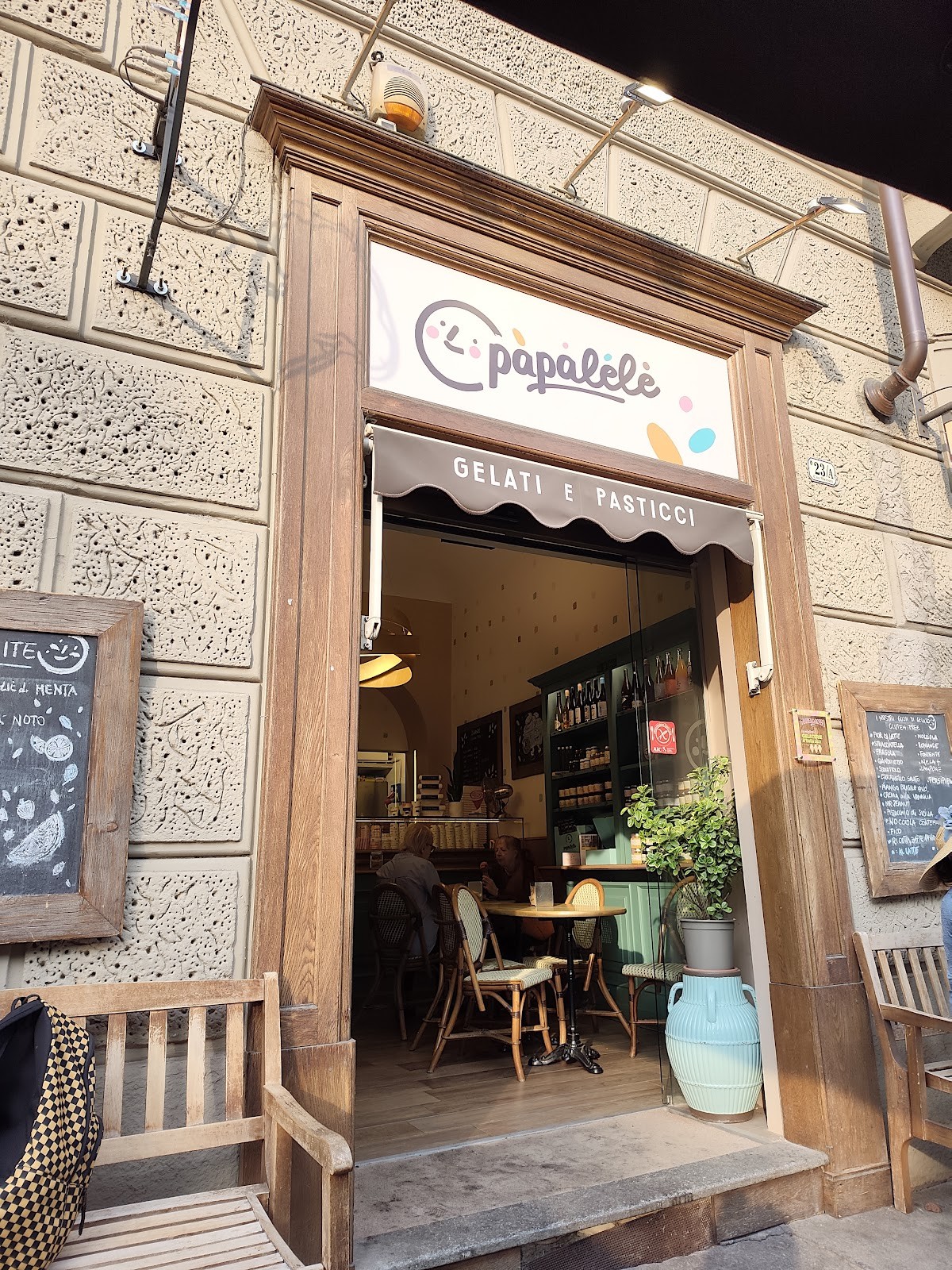 Papa' Lele: the place