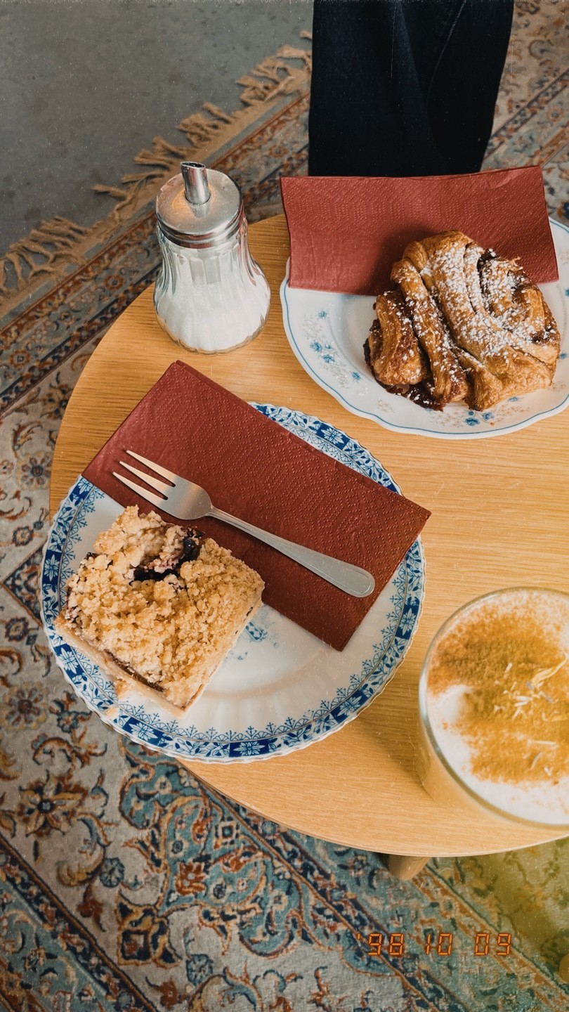 A Little West: food & drinks