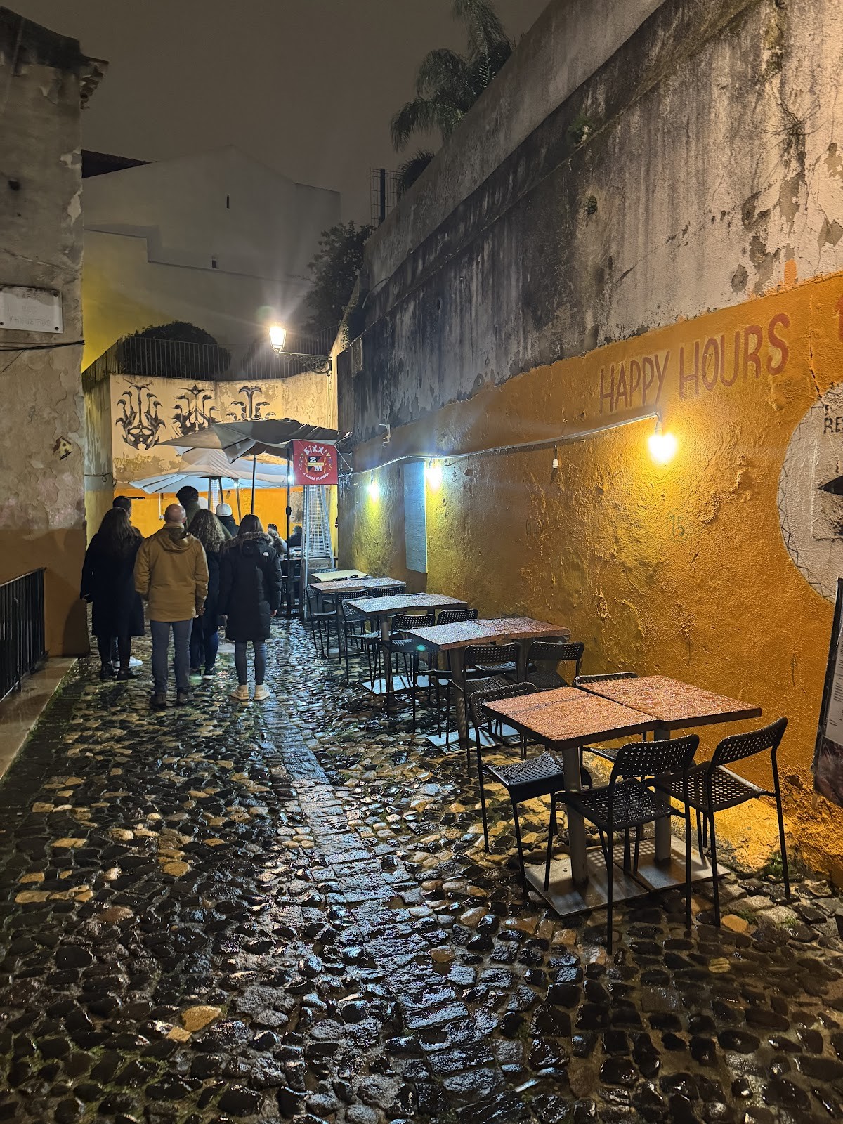 Cantinho do Aziz: the place