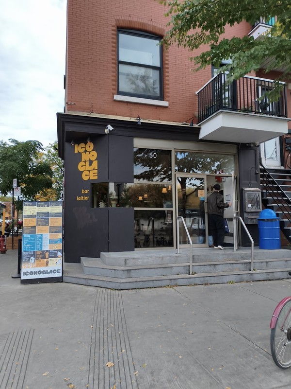 Iconoglace Mile end: photo
