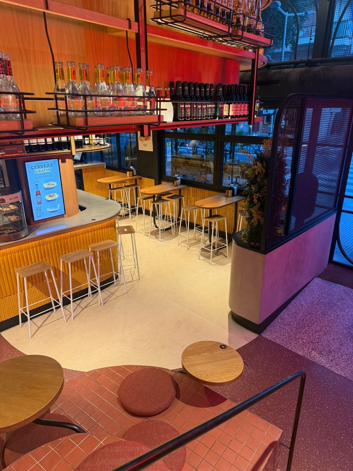 El Pibe | Joan Güell: the place