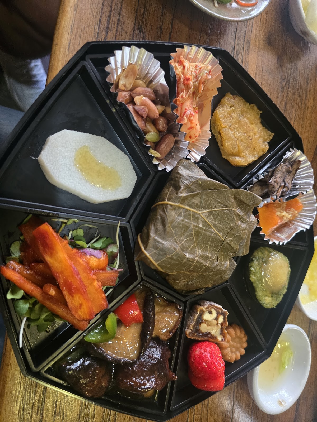 Maji: food & drinks