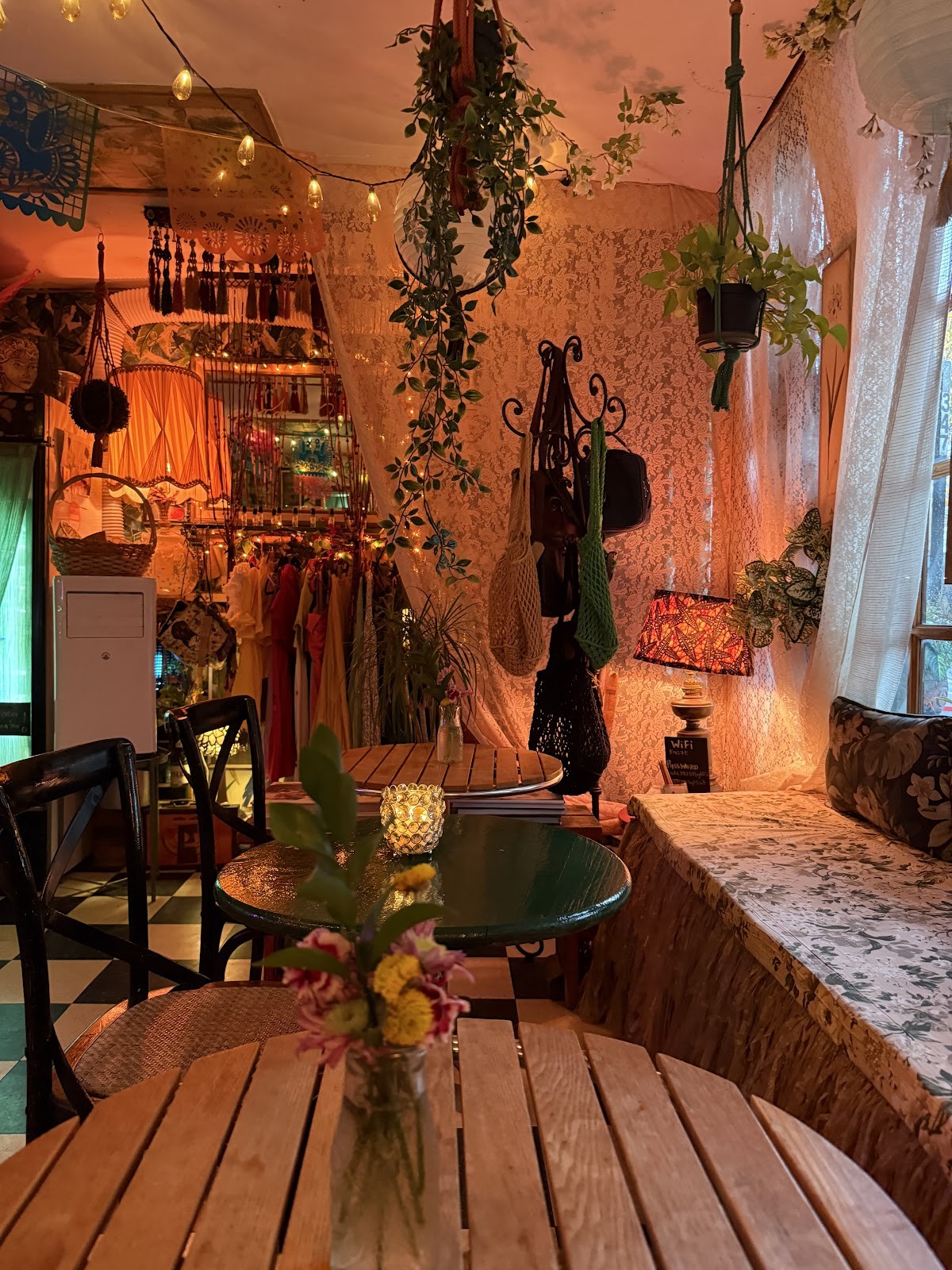 Secret Garden Oasis Juice Bar & Tea House: the place