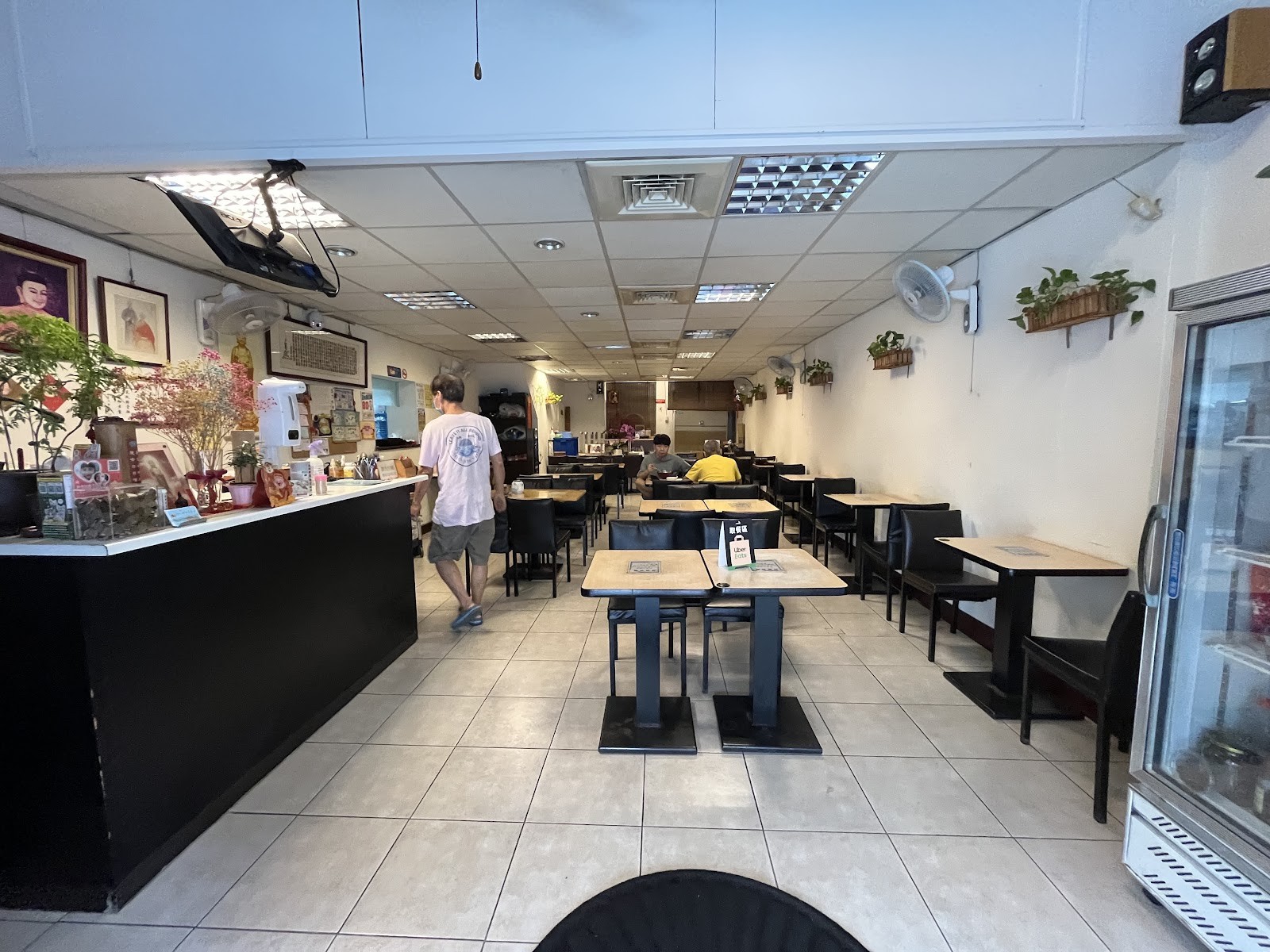 JìngXīn 靜心健康素食坊: the place