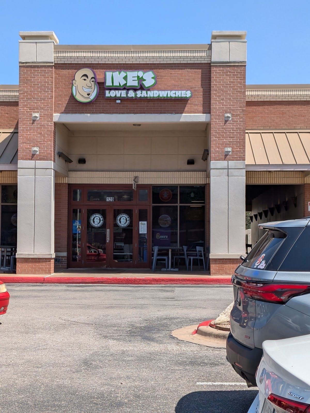 Ike's Love & Sandwiches: the place