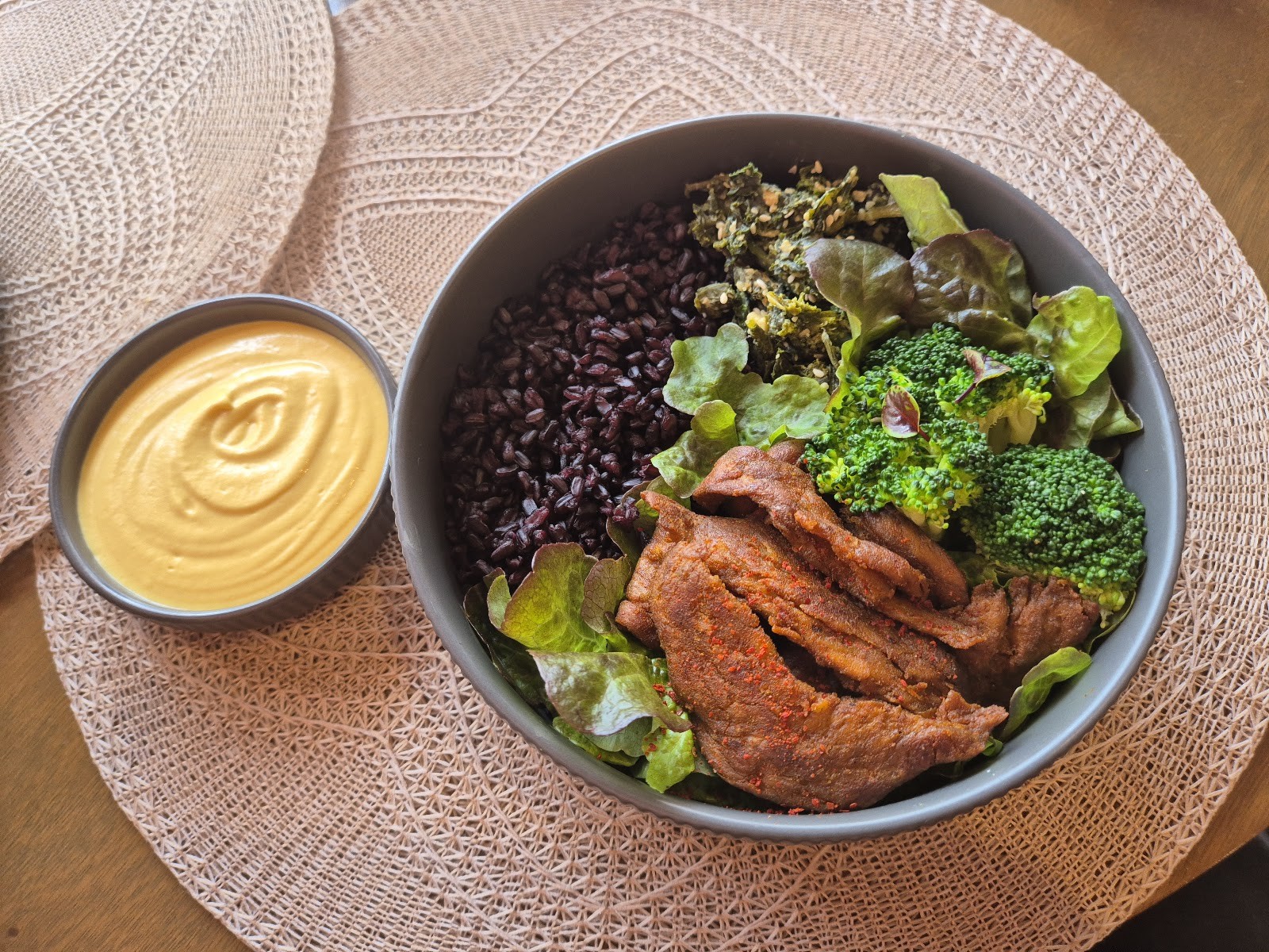 DOBRO TOP VEGAN: food & drinks