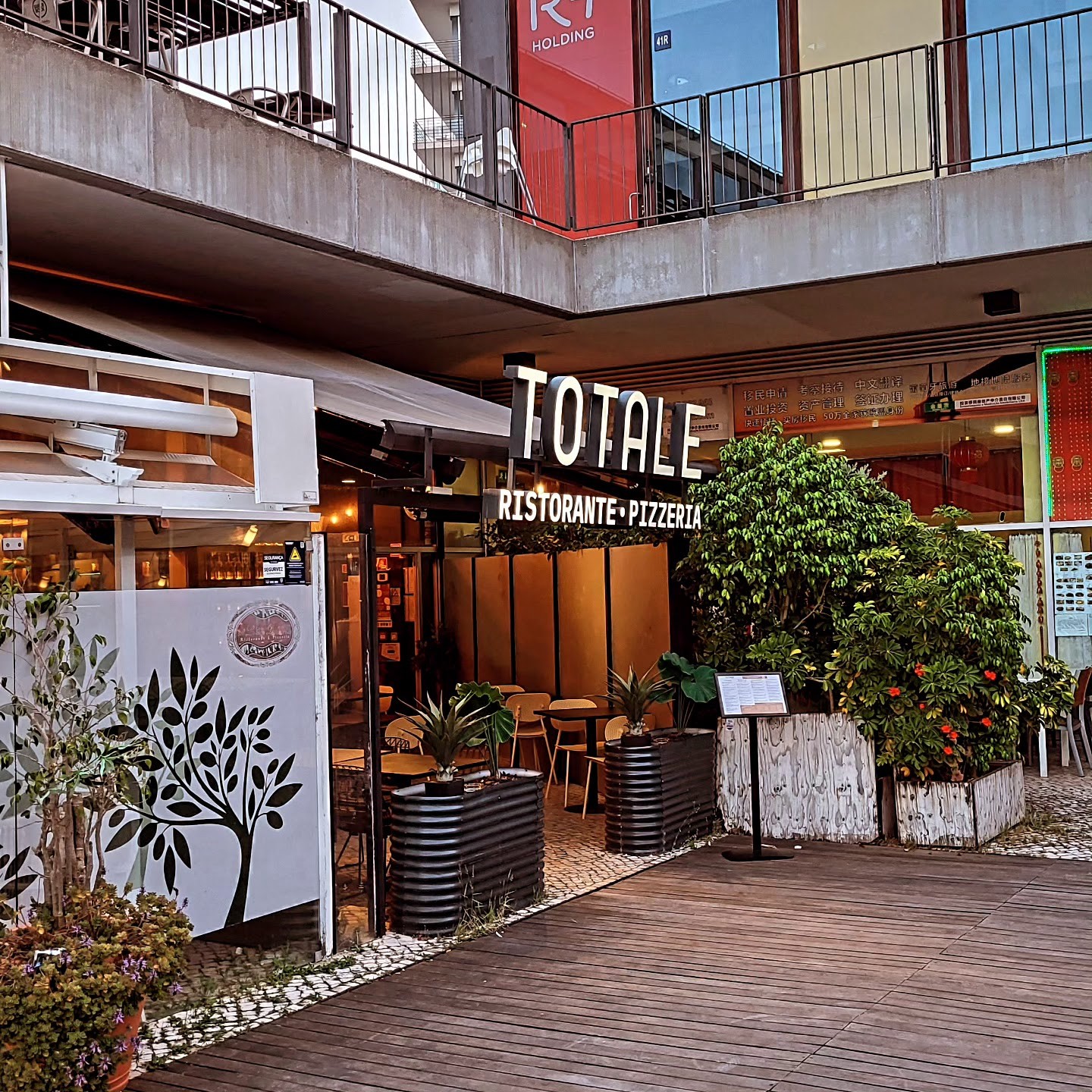 TOTALE PIZZERIA Parque das Nações: the place