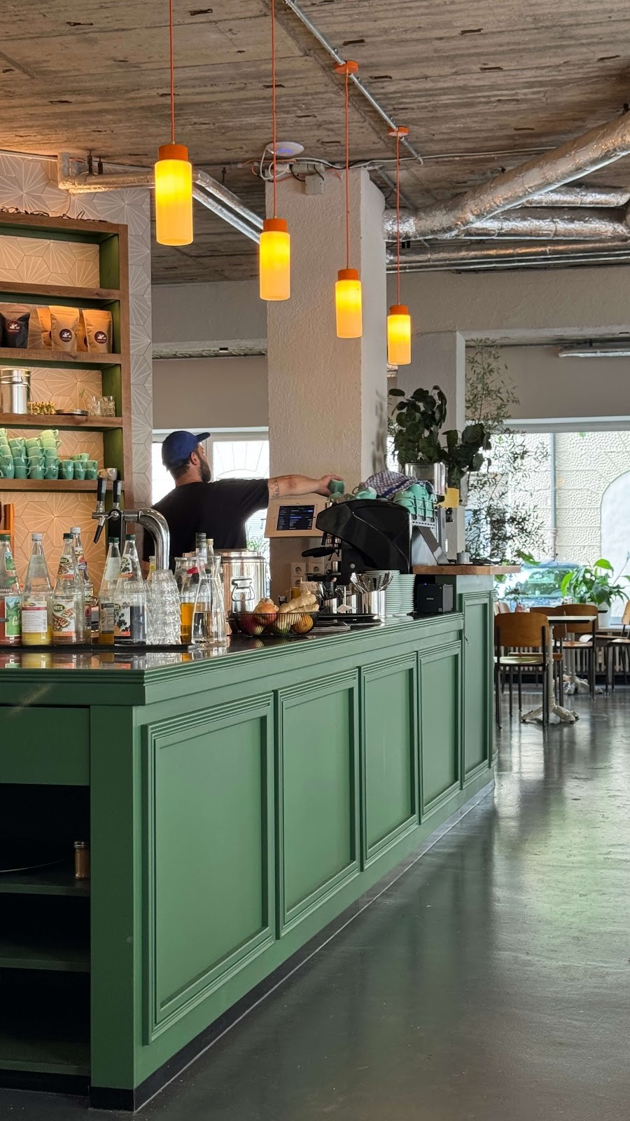 Madam Anna Ekke: the place