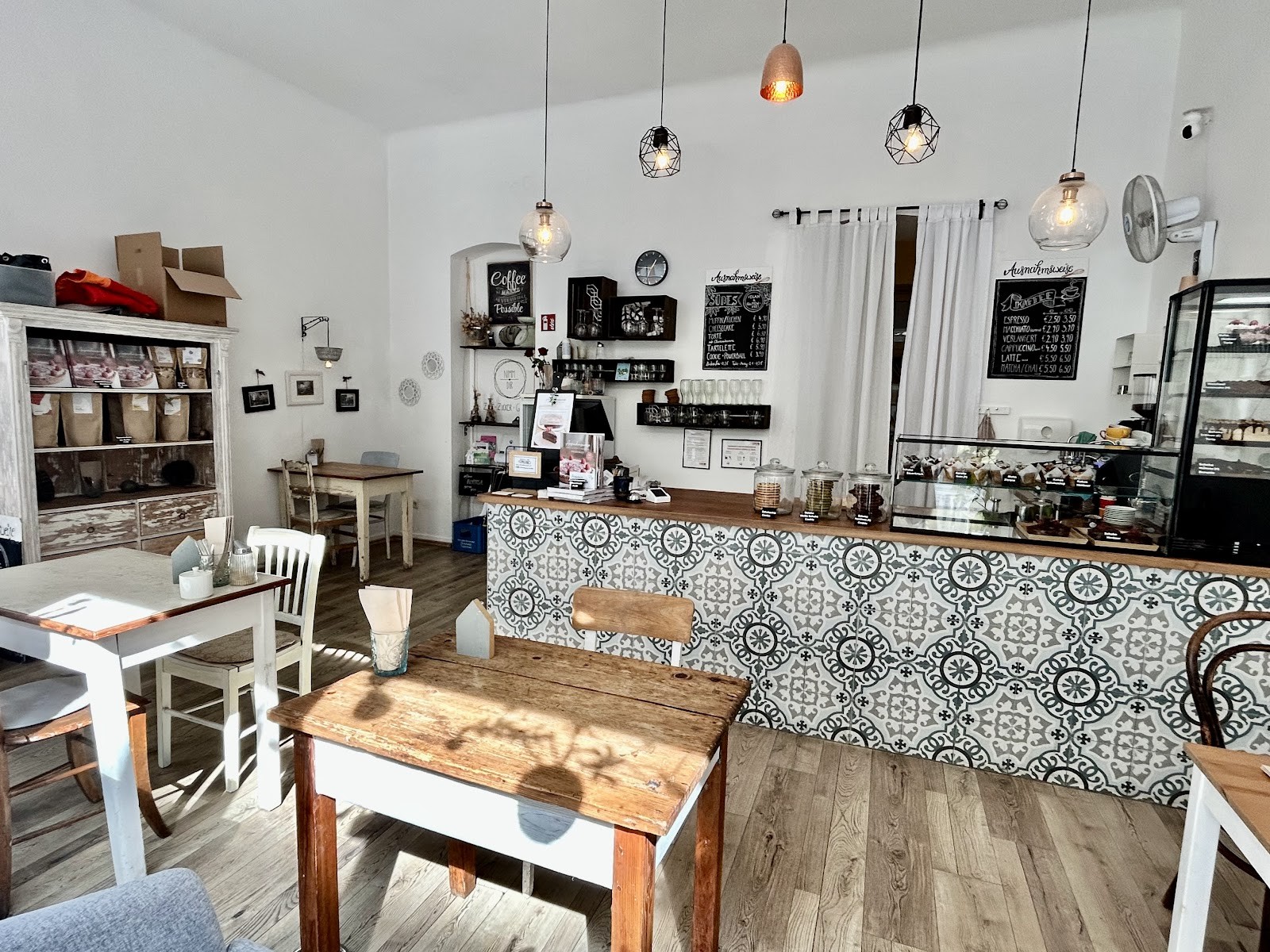 ausnahmsweise - Café für vegane, glutenfreie Kuchen: the place