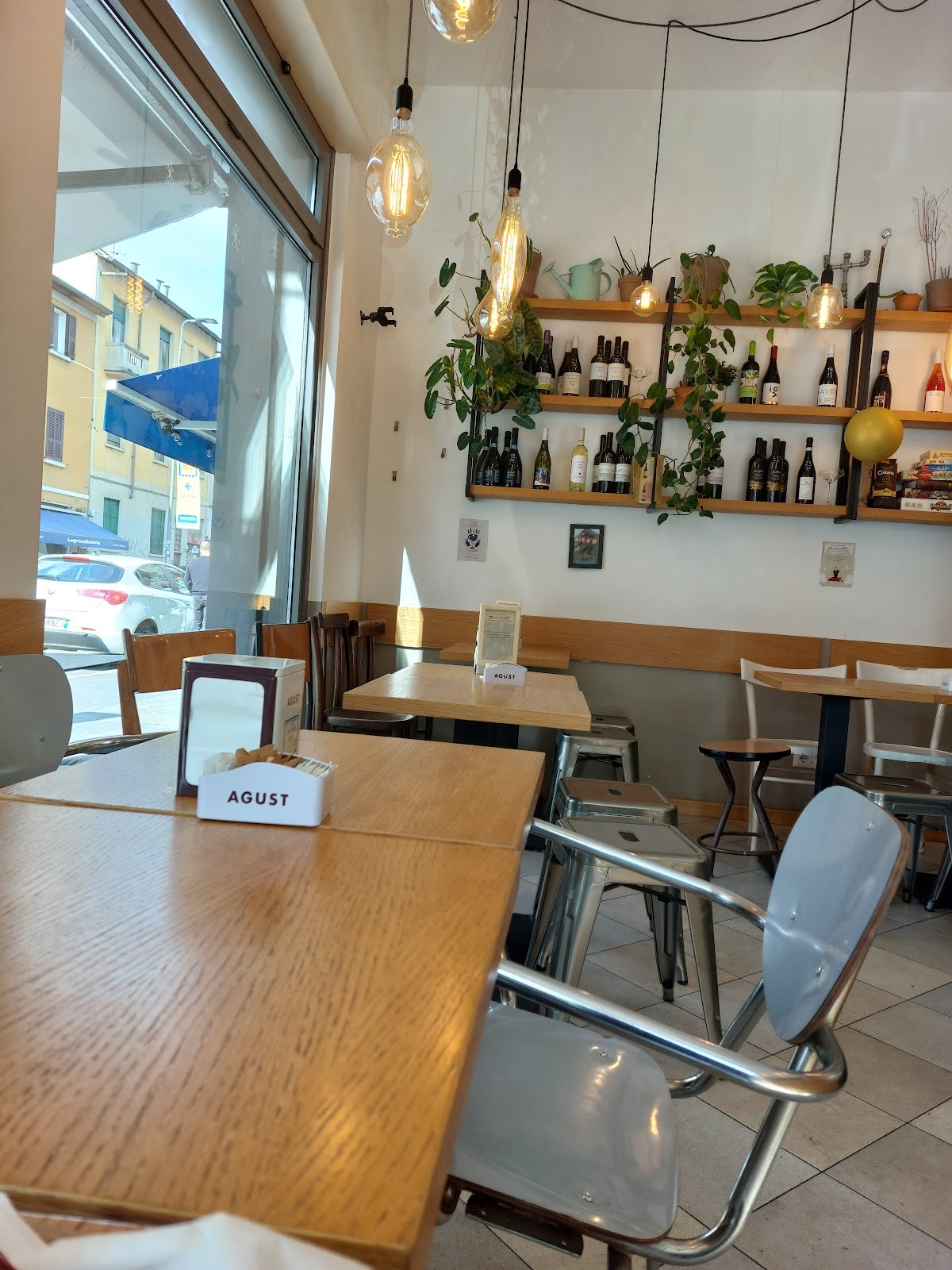 Caffineria: the place