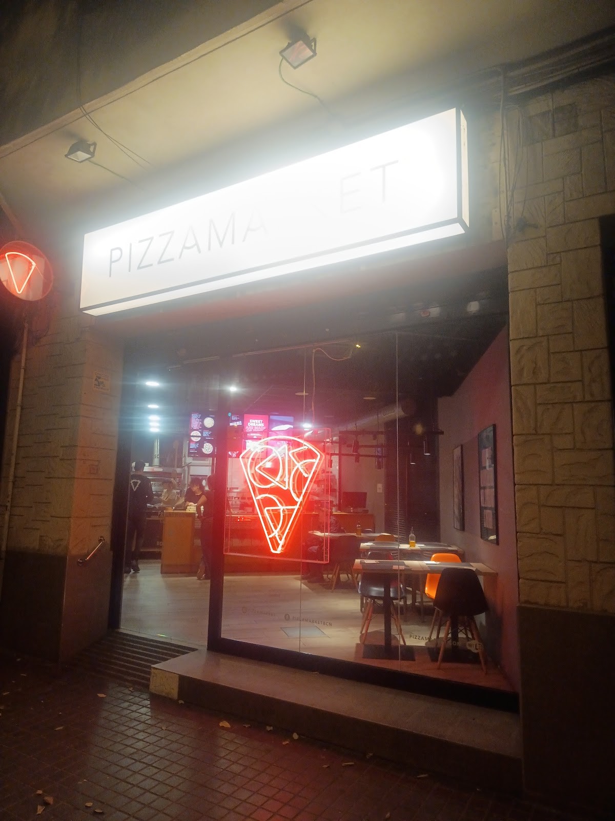 Pizzamarket: the place