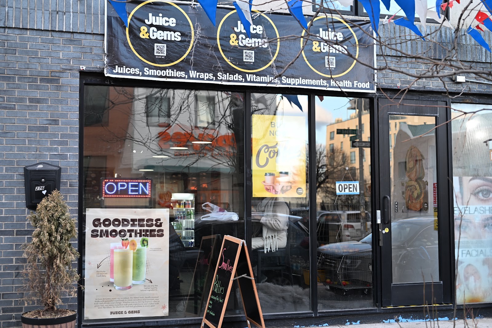 Juice & Gems: the place