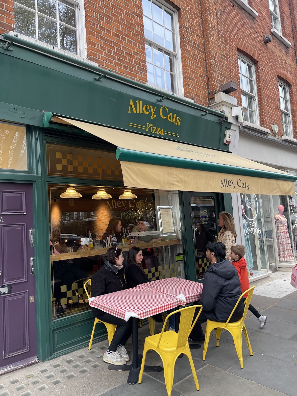 Alley Cats Pizza Chelsea: the place