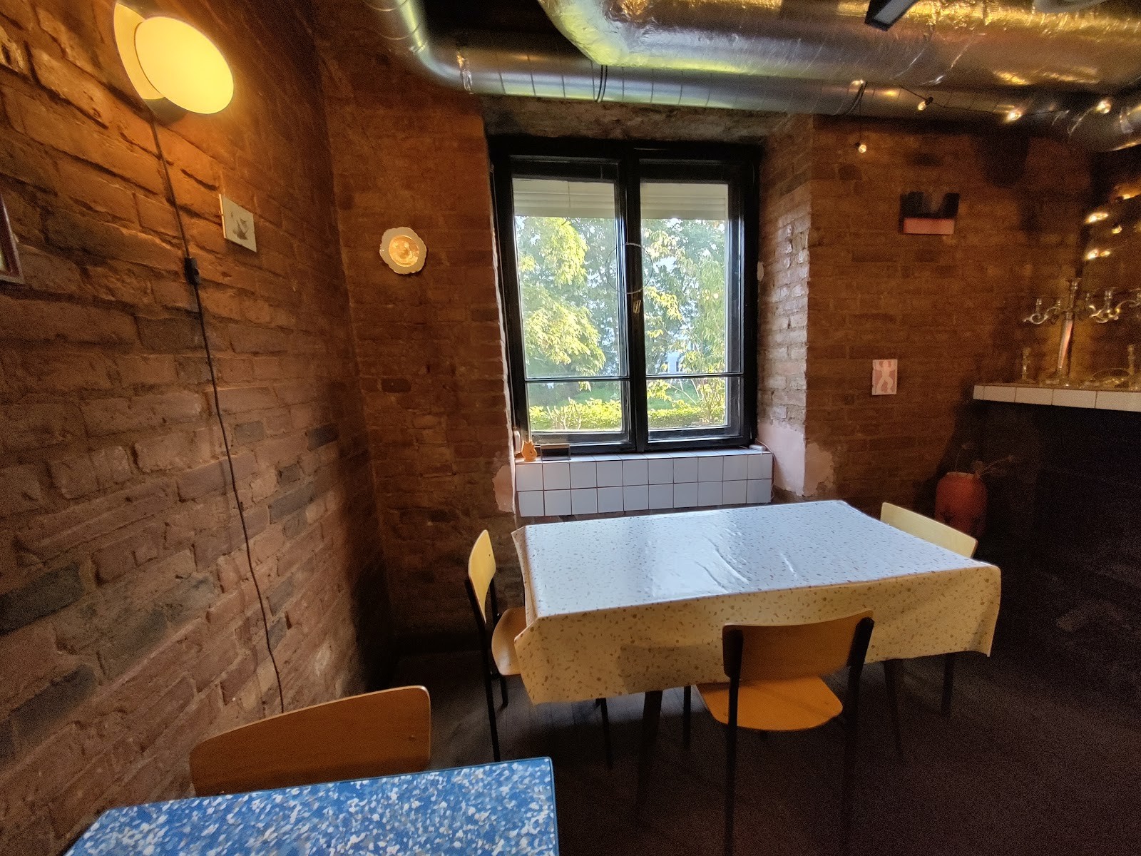 bar mir: the place
