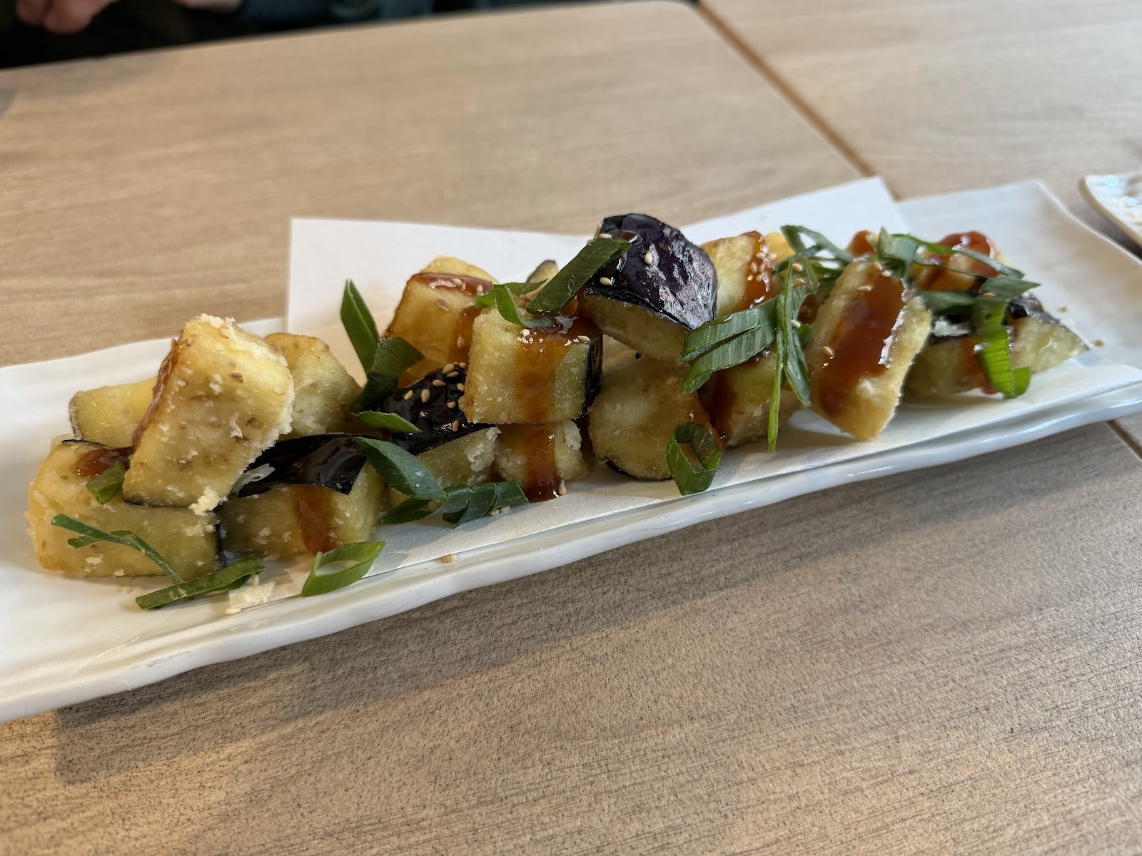 Comeco Cafe & Sushi Bar: food & drinks