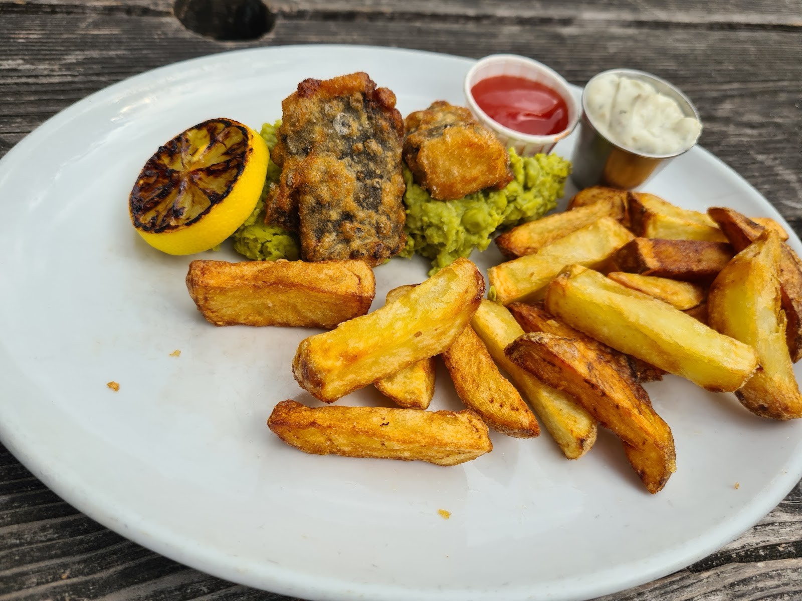 Ship Inn: food & drinks