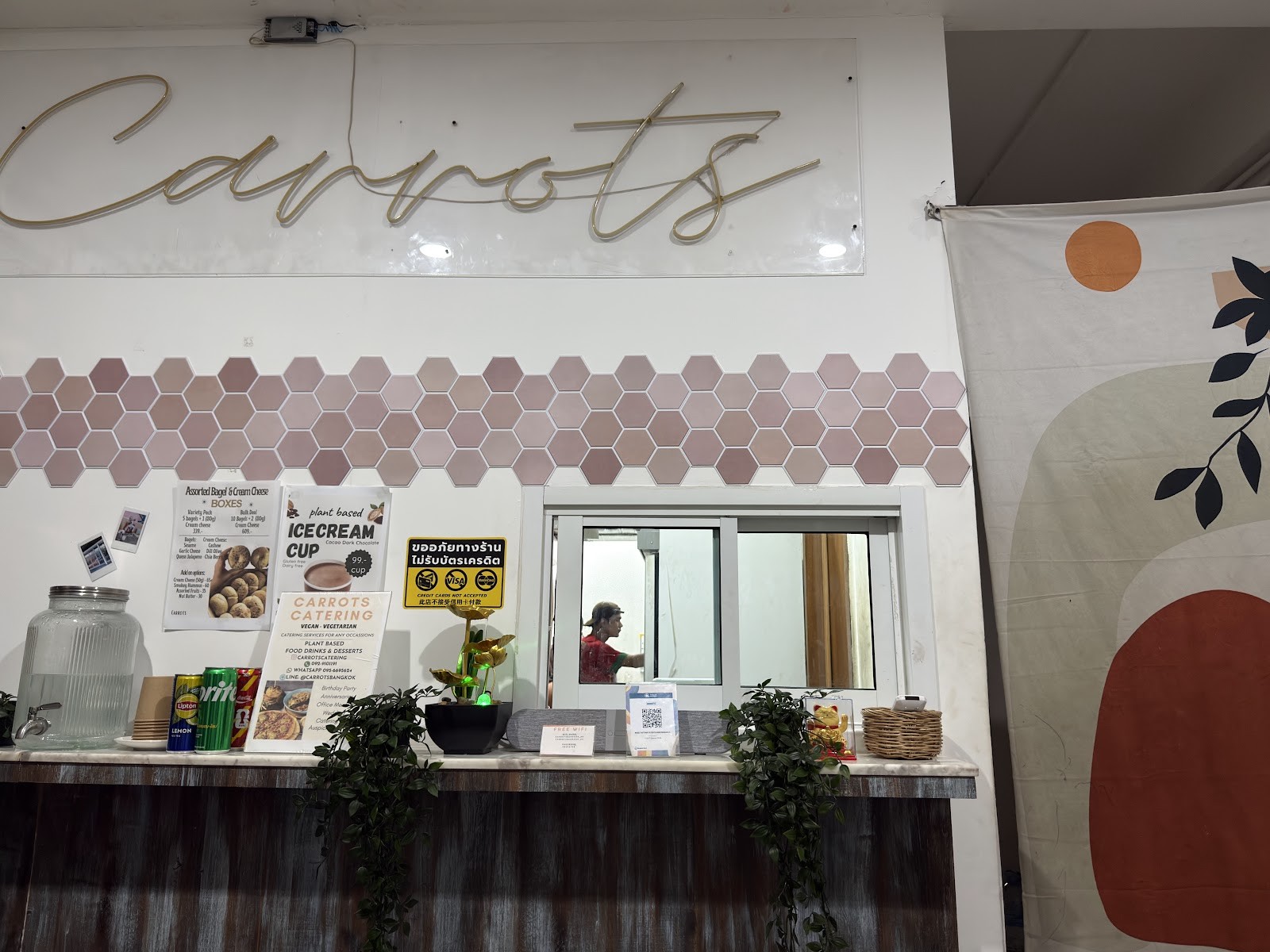 CARROTS Vegan Kitchen: the place