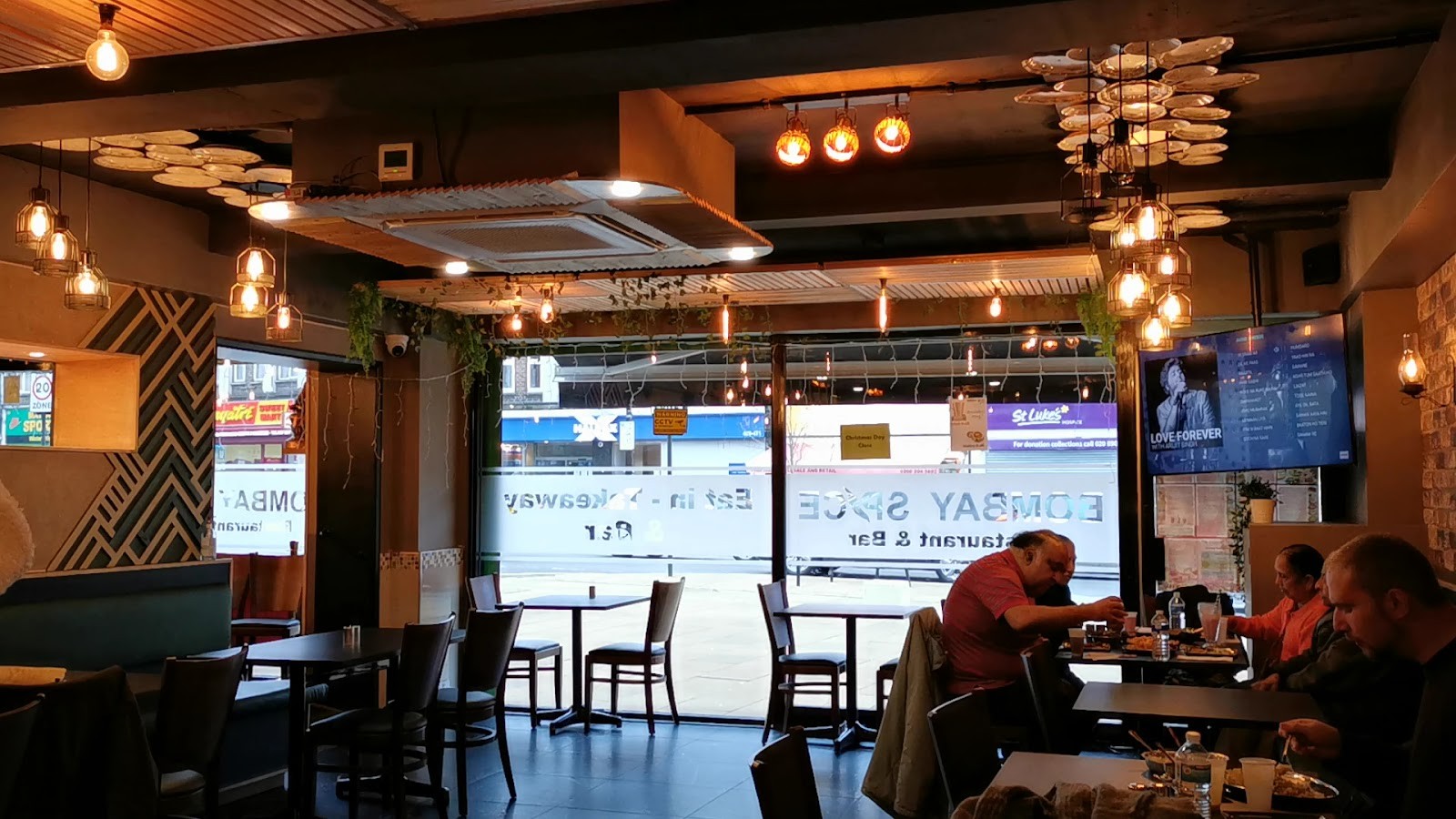 Bombay Spice Restaurant & Bar: the place