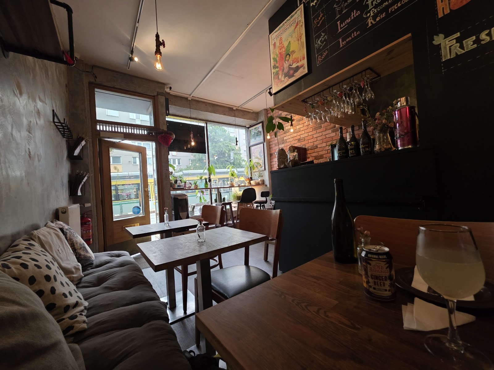 Bistro H’NOI: the place