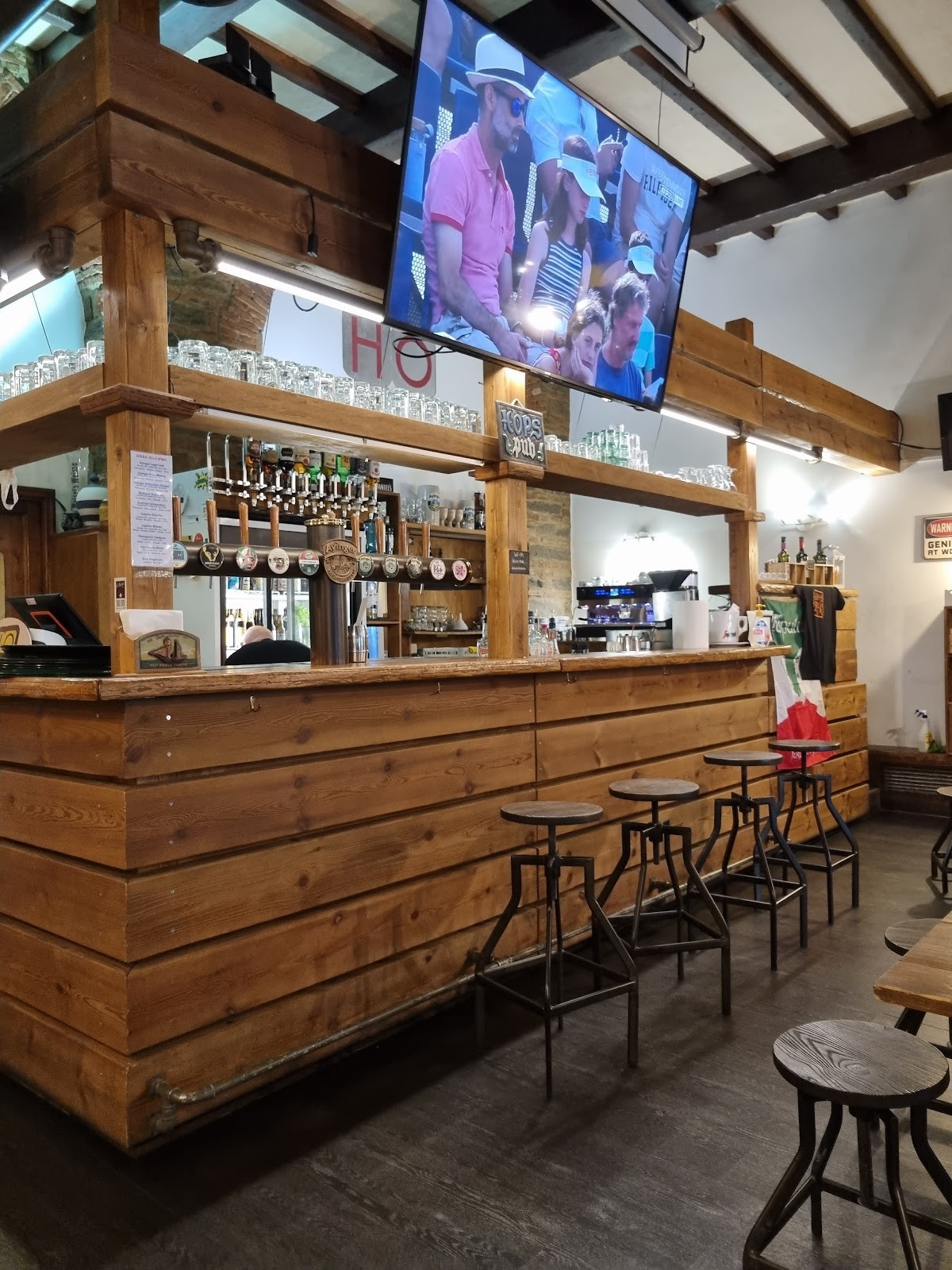 Hops Pub: the place