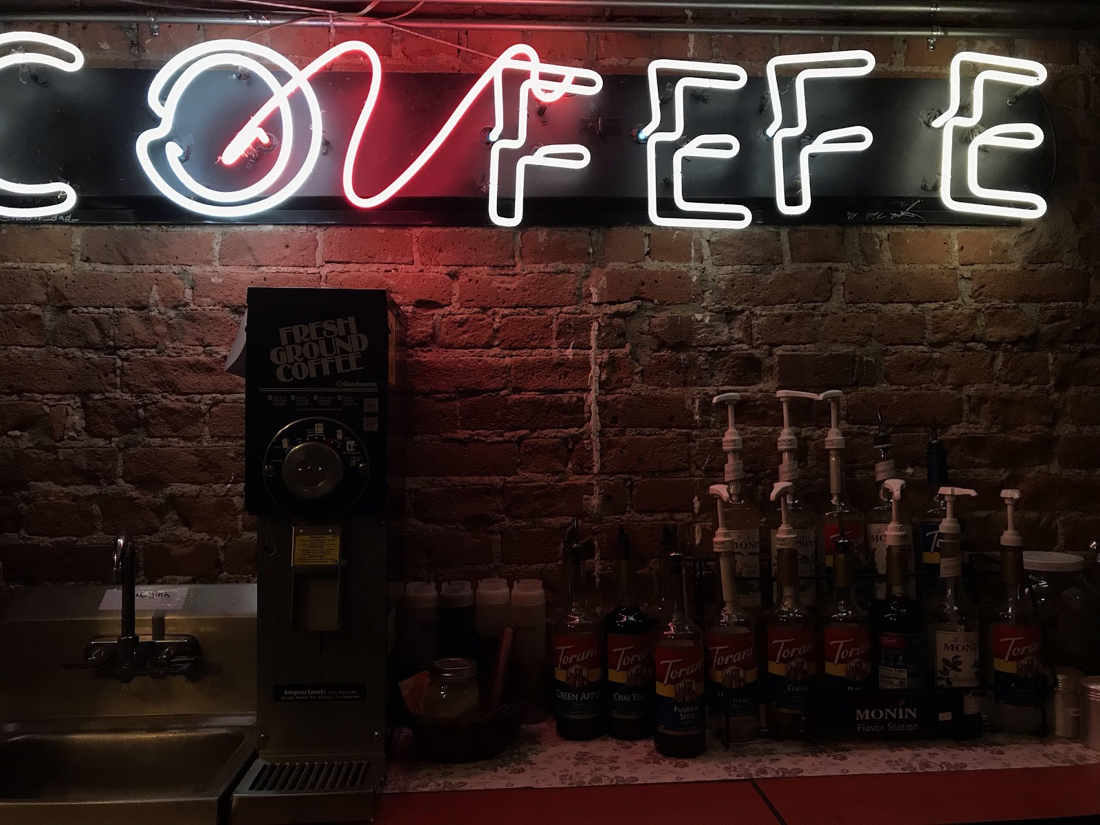 Roostercat Coffee House: the place