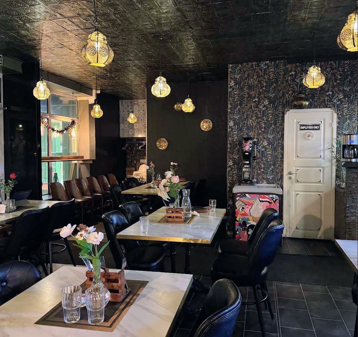 The Madras Lounge: the place