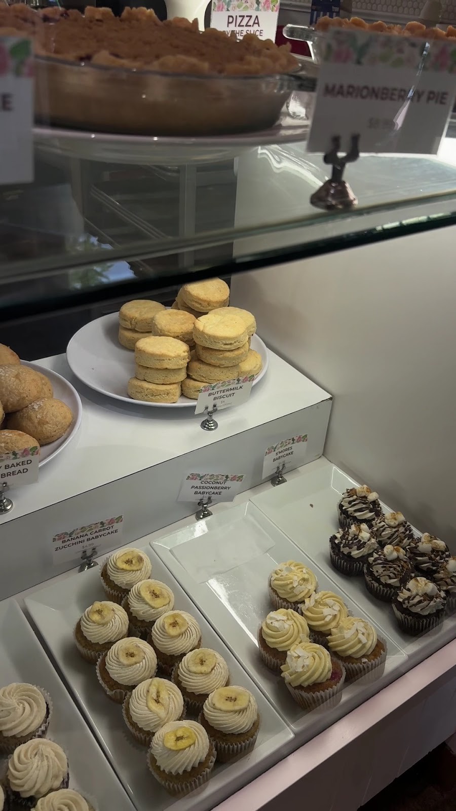 Petunia's Pies & Pastries: food & drinks