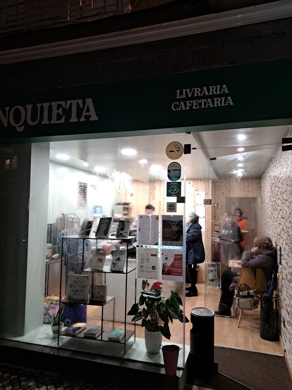 Inquieta Livraria: the place