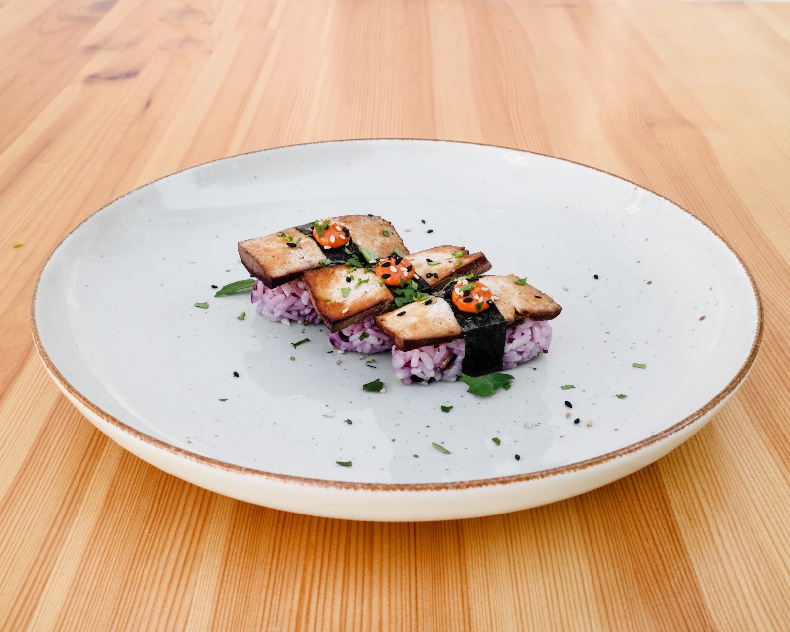 Nami Vegan Sushi: food & drinks