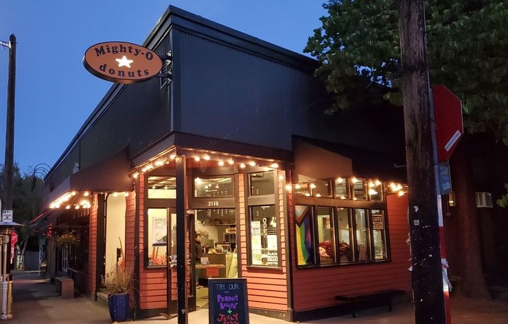 Mighty-O Donuts- Greenlake: the place