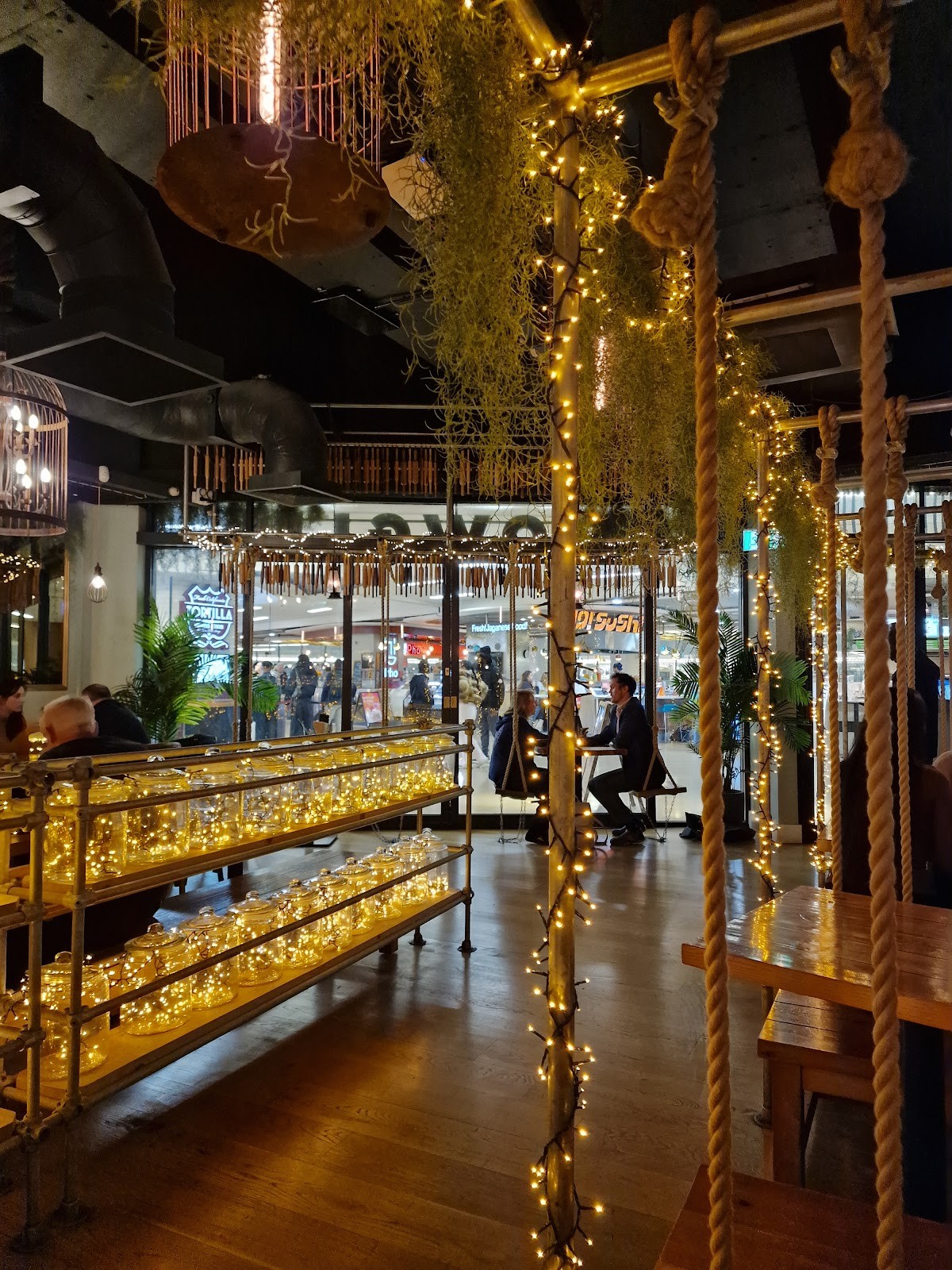 Mowgli - Grand Central: the place